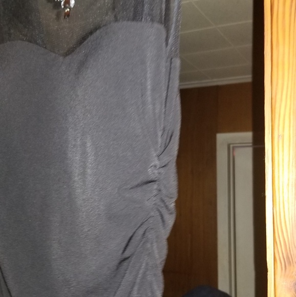 Hailey Logan BY ADRIANNA PAPELL - Picture 6 of 8